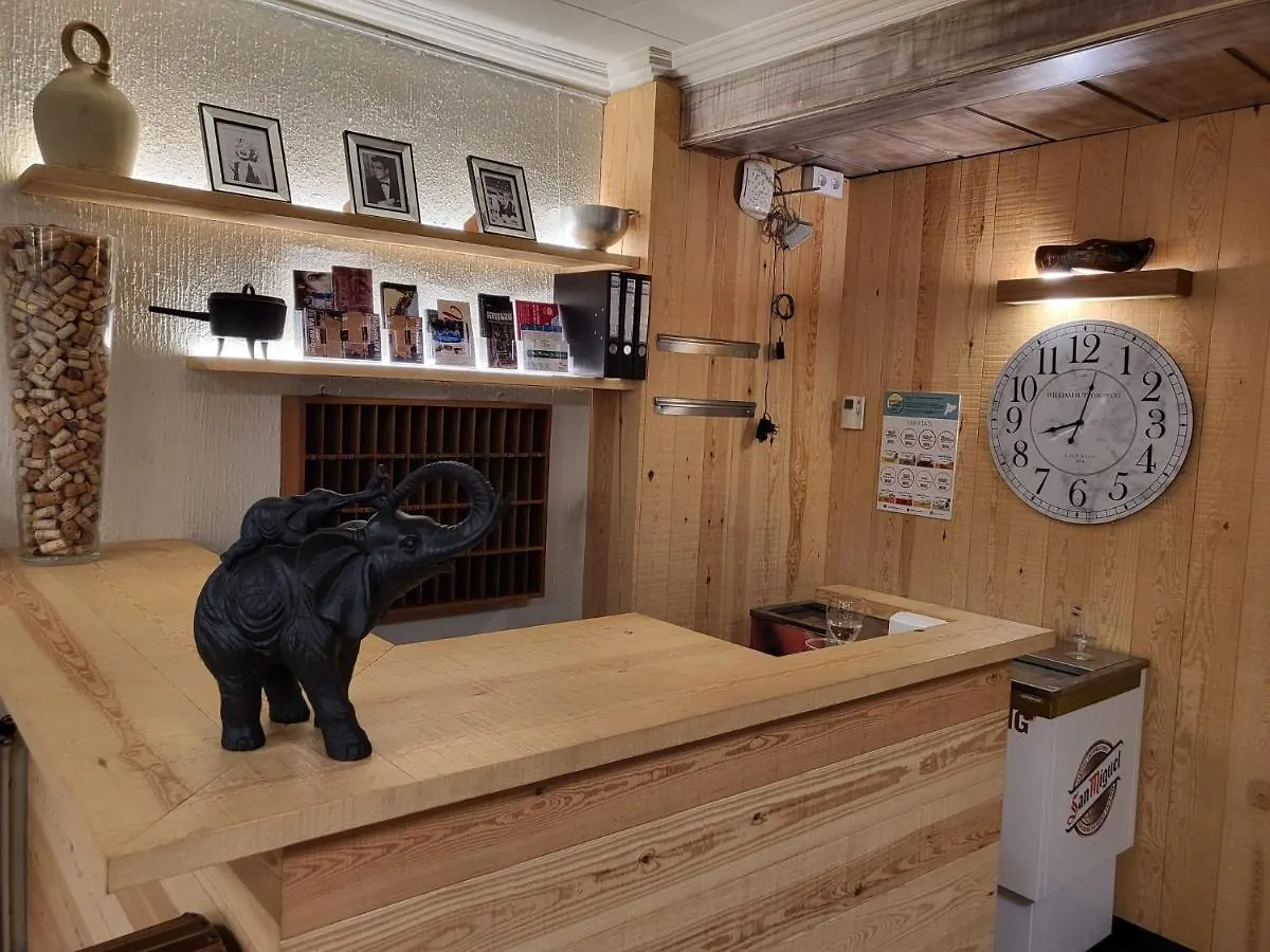 Hostal Torras Sant Hilari Sacalm Guest house